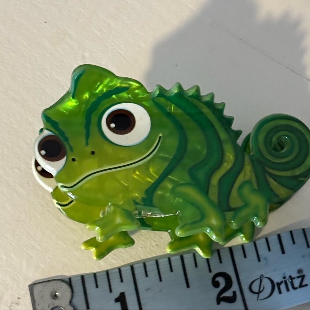 Tangled Pascal Hair Clawclip - Picture 4 of 4